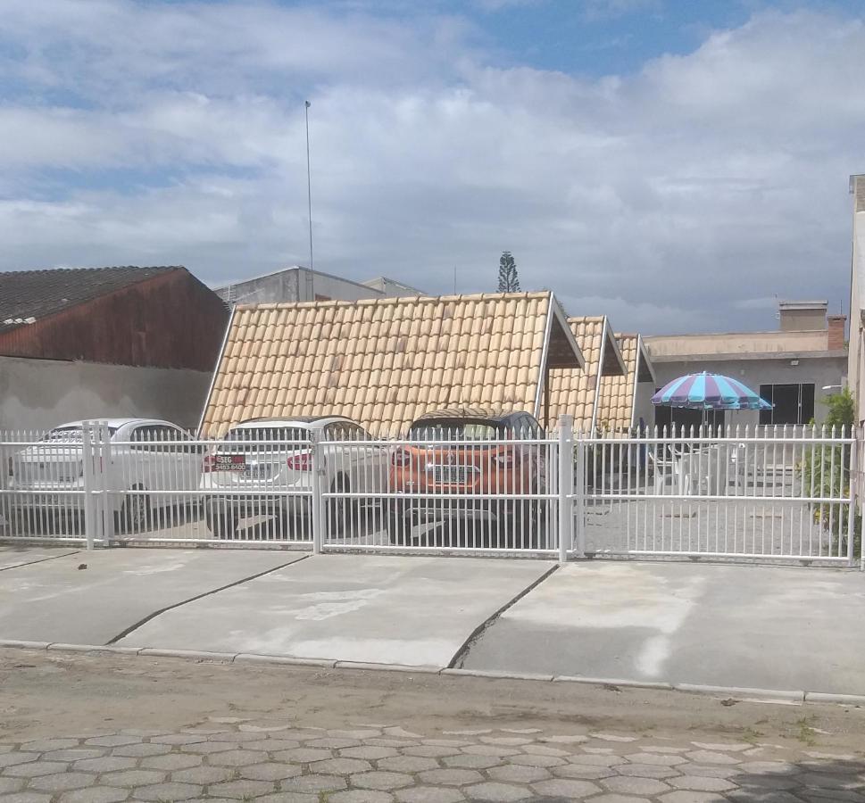 Residencial Chales Riviera Matinhos Exterior photo
